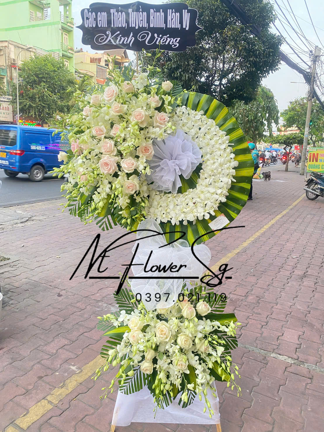 Hoa Tang Lễ - Gửi Lời Tiễn Biệt Trang Trọng Và Ý Nghĩa